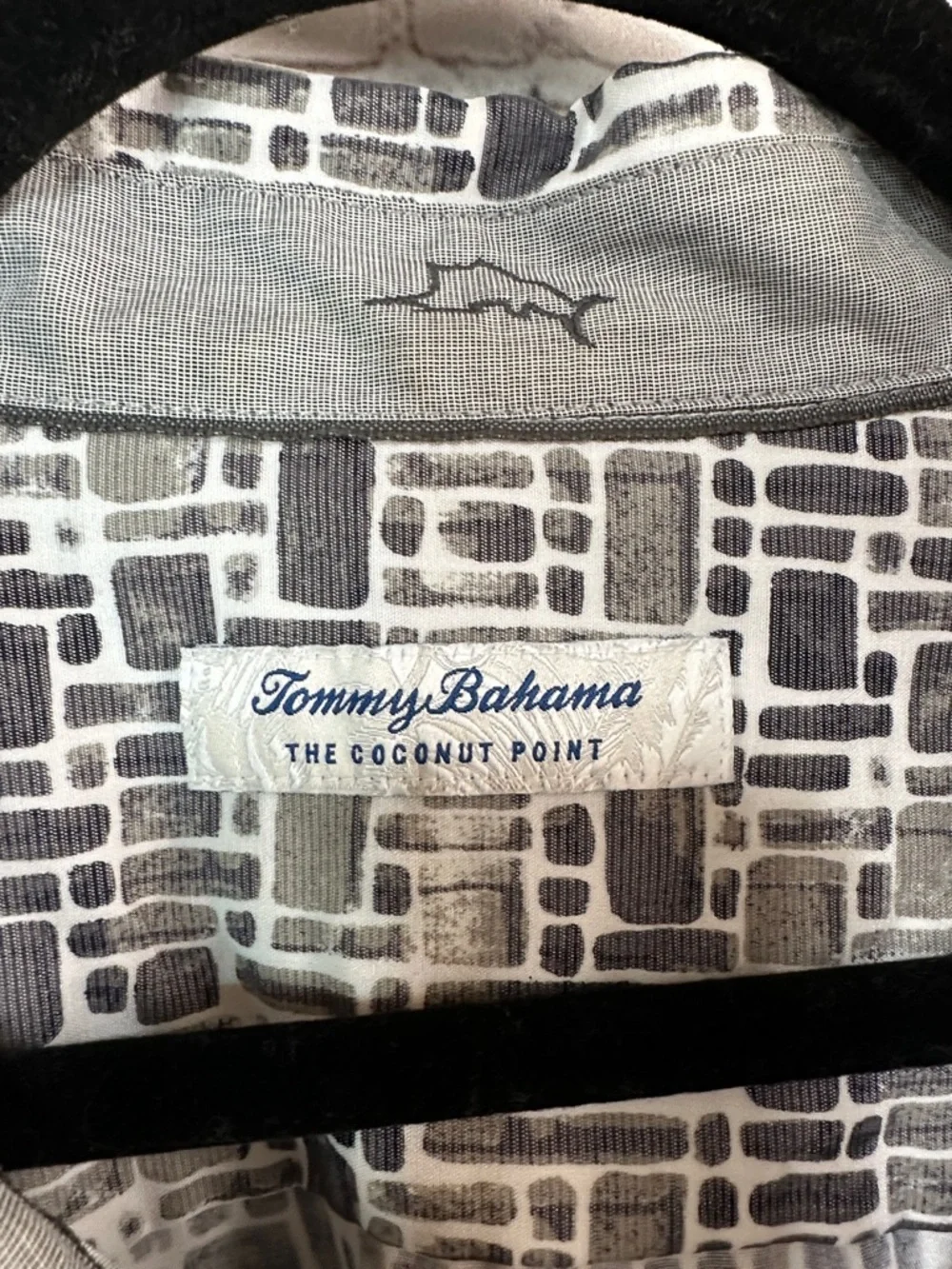 Tommy Bahama button down geometric print shirt, coolmax men’s XXL